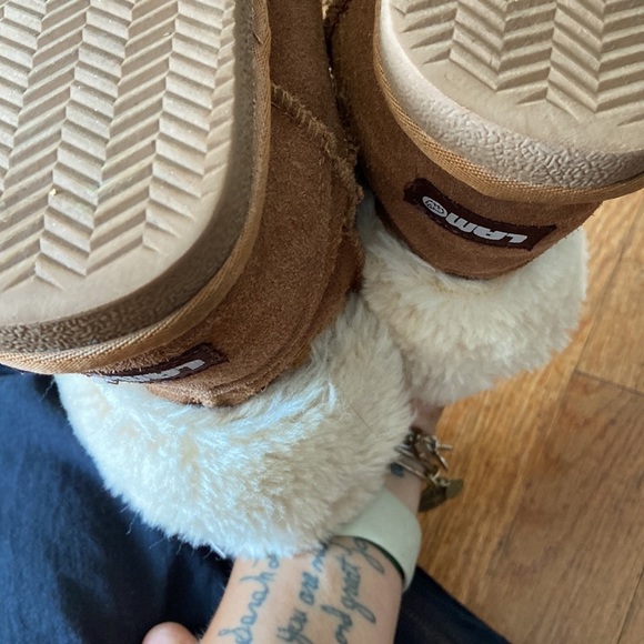 Lamo Apres Wrap Cuff girls boot - Picture 4 of 6